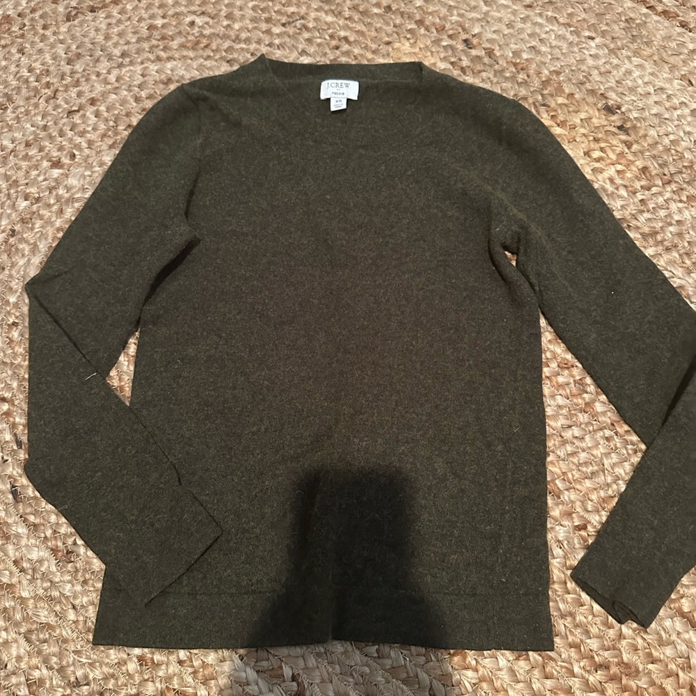 GREY/GREEN SCOOP NECK KNIT SWEATER